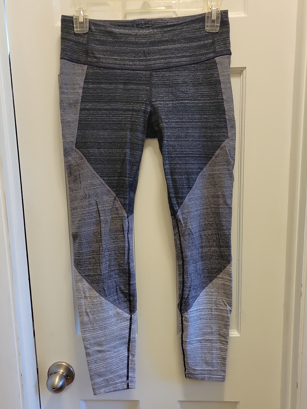 GapFit Heathered Charcoal and Light Gray Leggings